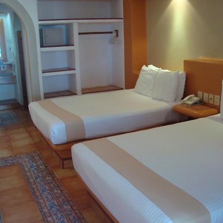 Hotel Villa Mexicana ซีฮัวตาเนโค ภายนอก รูปภาพ