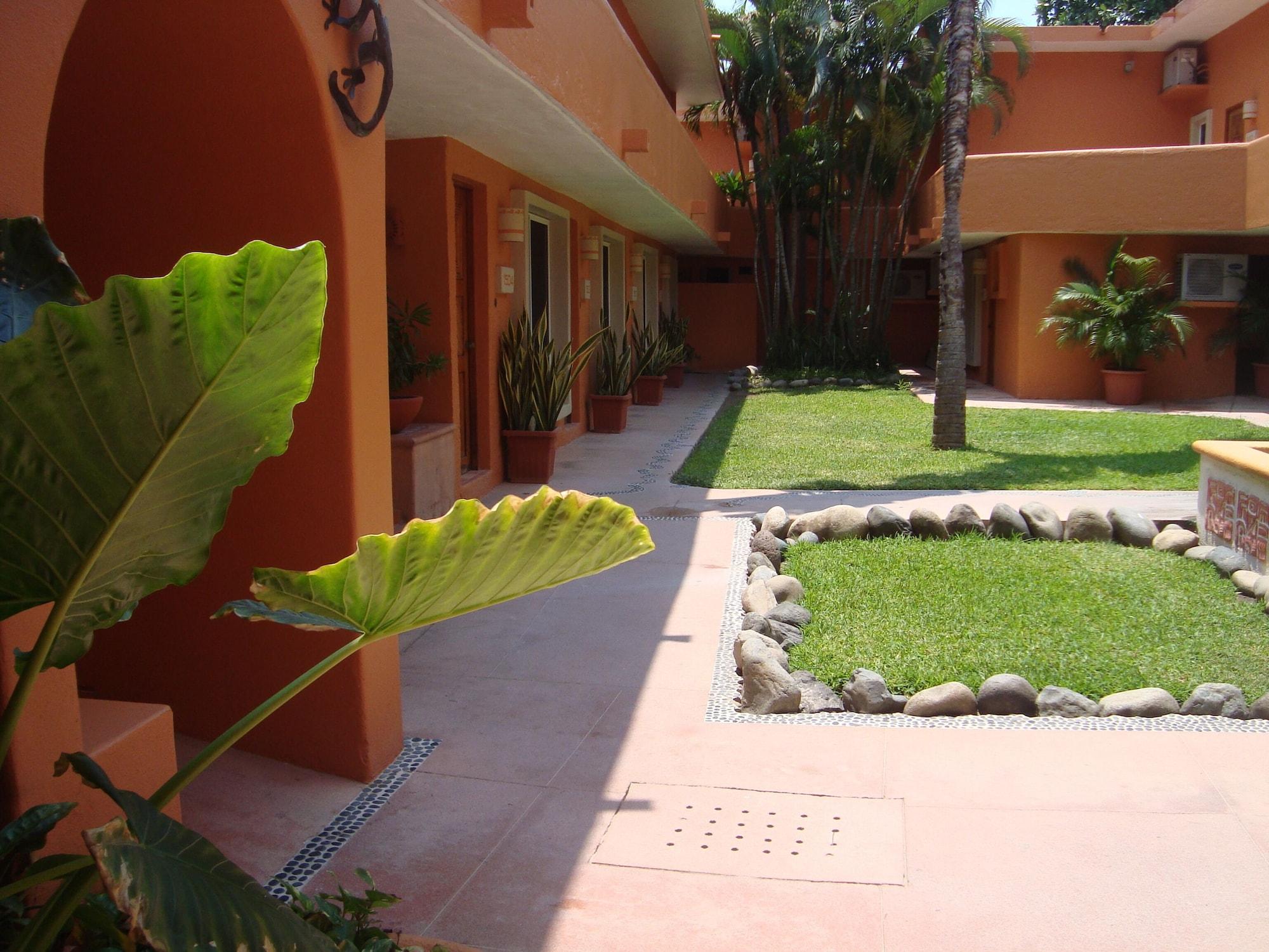 Hotel Villa Mexicana ซีฮัวตาเนโค ภายนอก รูปภาพ