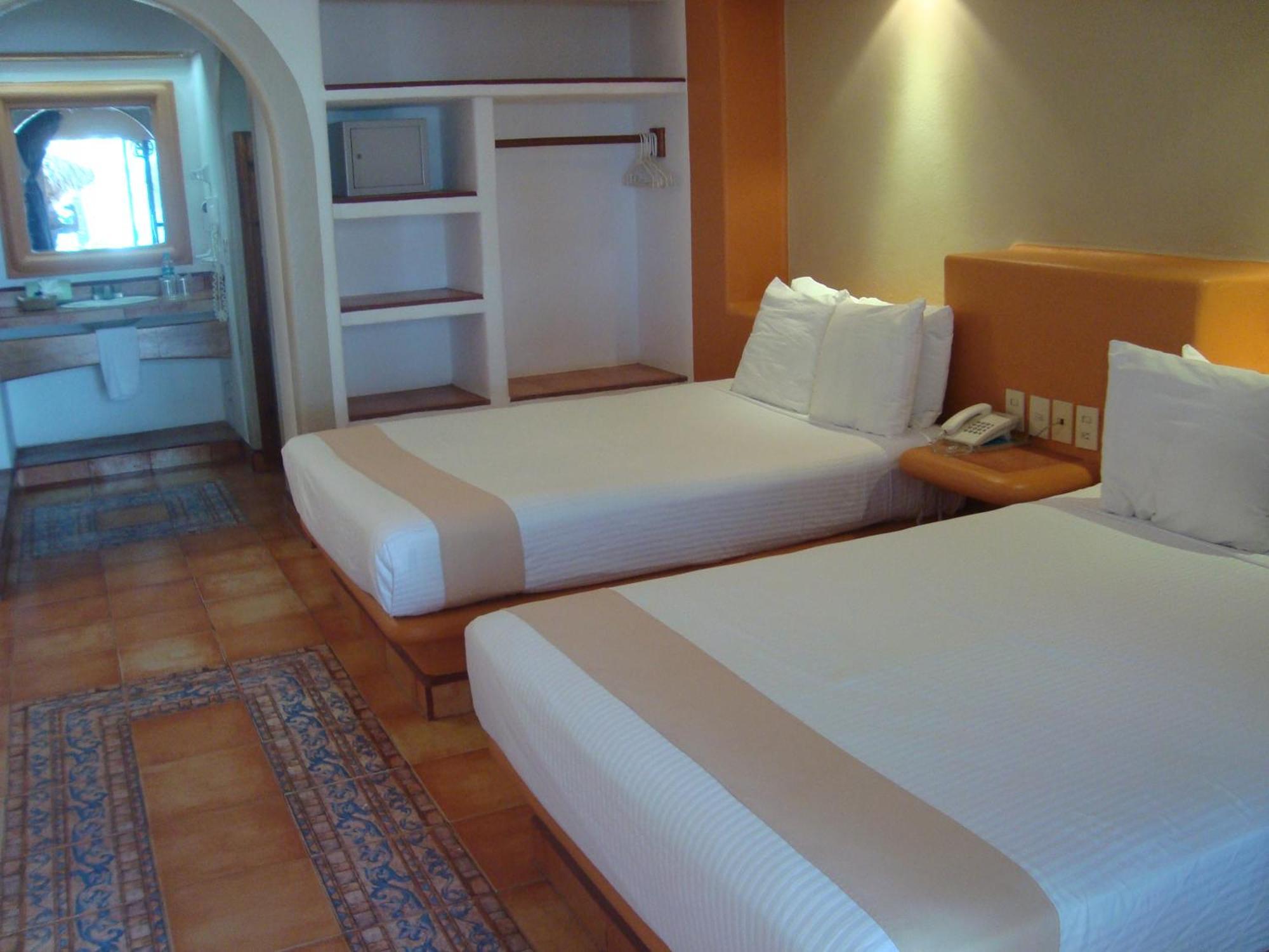 Hotel Villa Mexicana ซีฮัวตาเนโค ภายนอก รูปภาพ