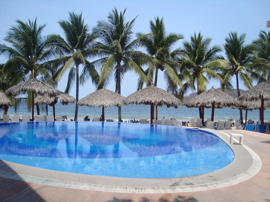 Hotel Villa Mexicana ซีฮัวตาเนโค ภายนอก รูปภาพ